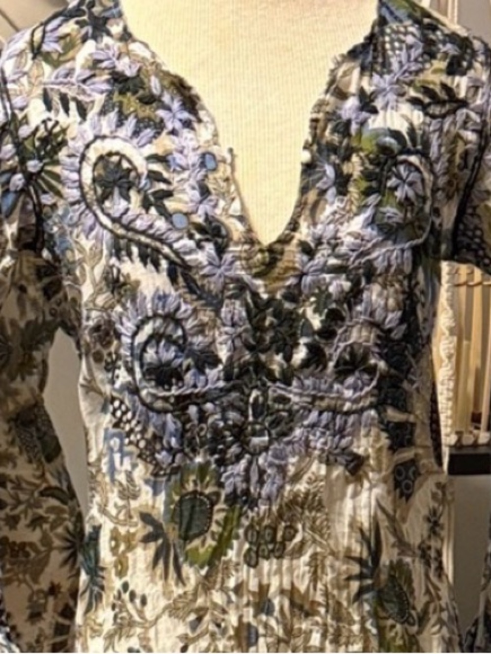Floral Embroidery Women's Tunic Small